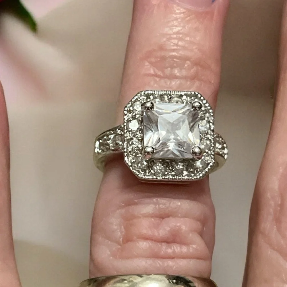 💍 Four Costume Rings - Picture 4 of 5